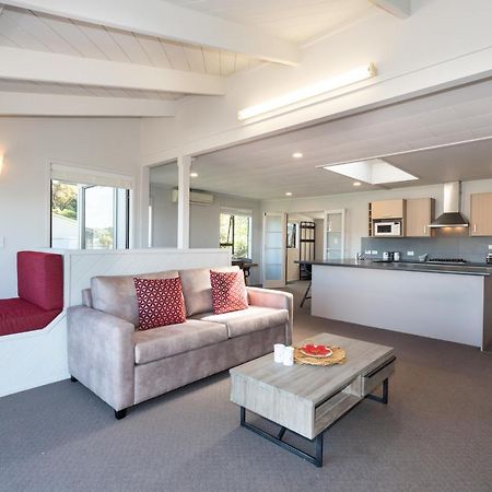 The Tide Watcher - Okiato Holiday Home Opua ภายนอก รูปภาพ