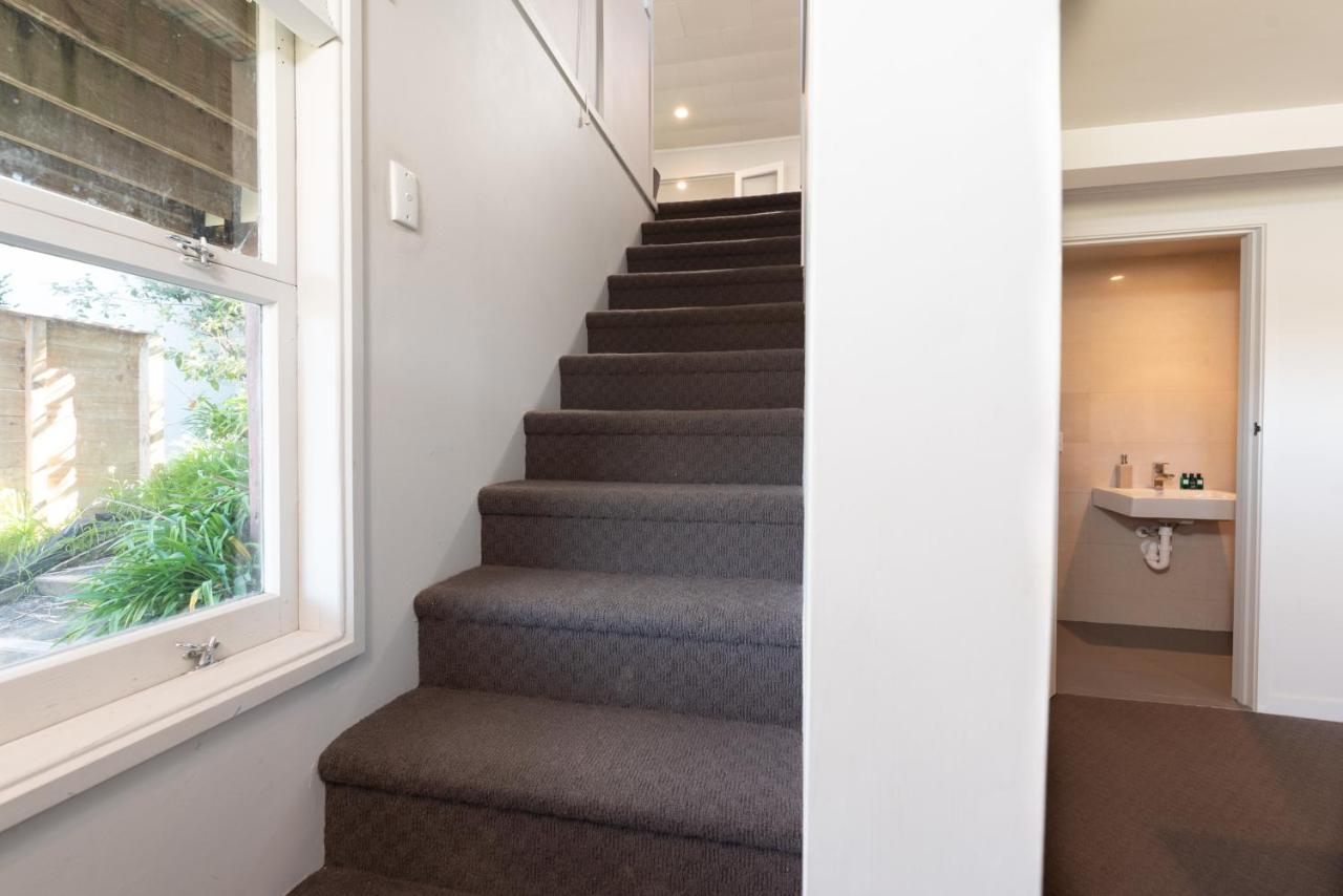 The Tide Watcher - Okiato Holiday Home Opua ภายนอก รูปภาพ