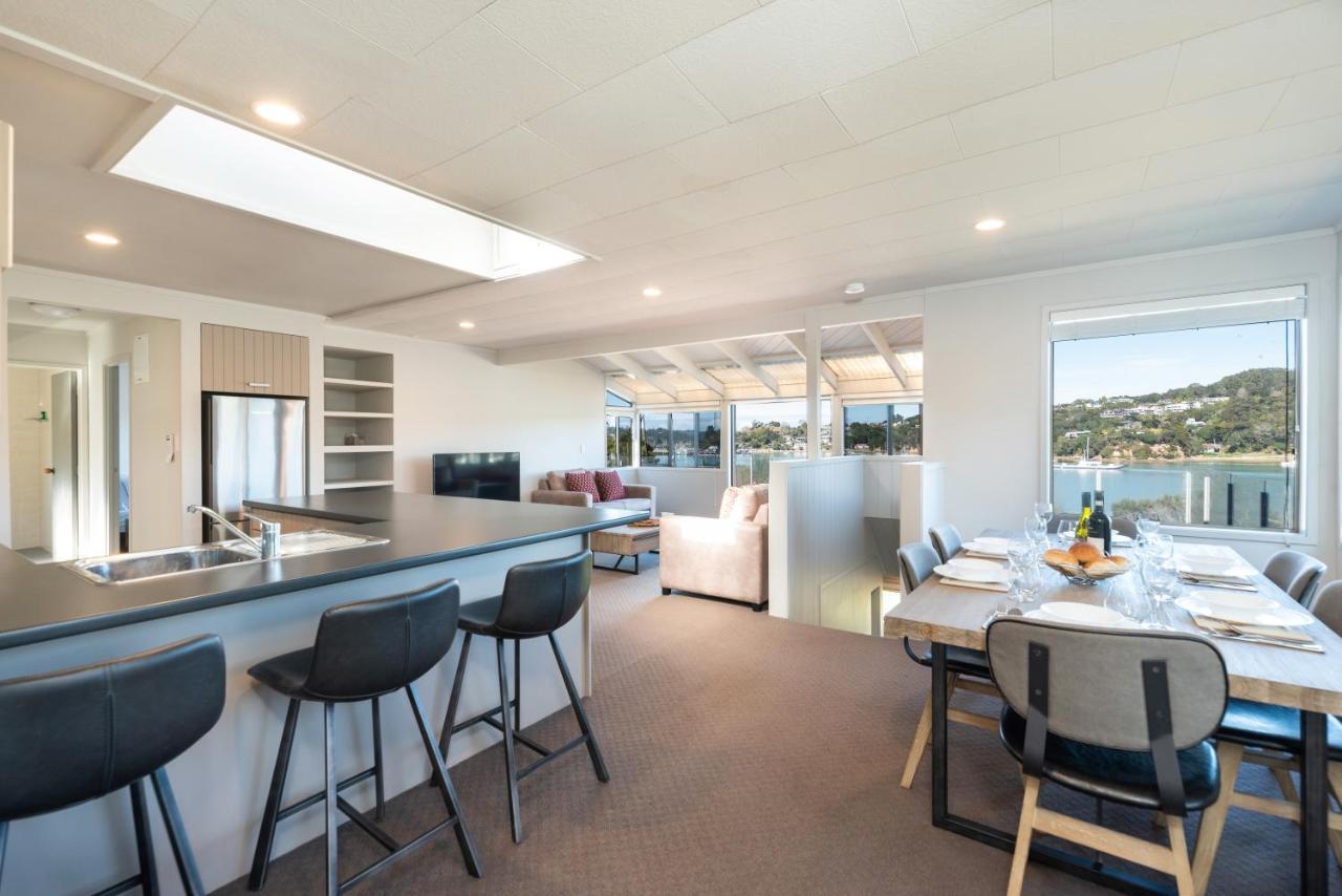 The Tide Watcher - Okiato Holiday Home Opua ภายนอก รูปภาพ