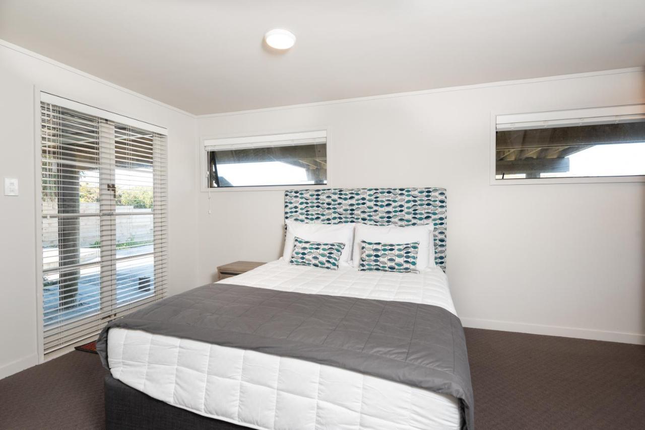 The Tide Watcher - Okiato Holiday Home Opua ภายนอก รูปภาพ